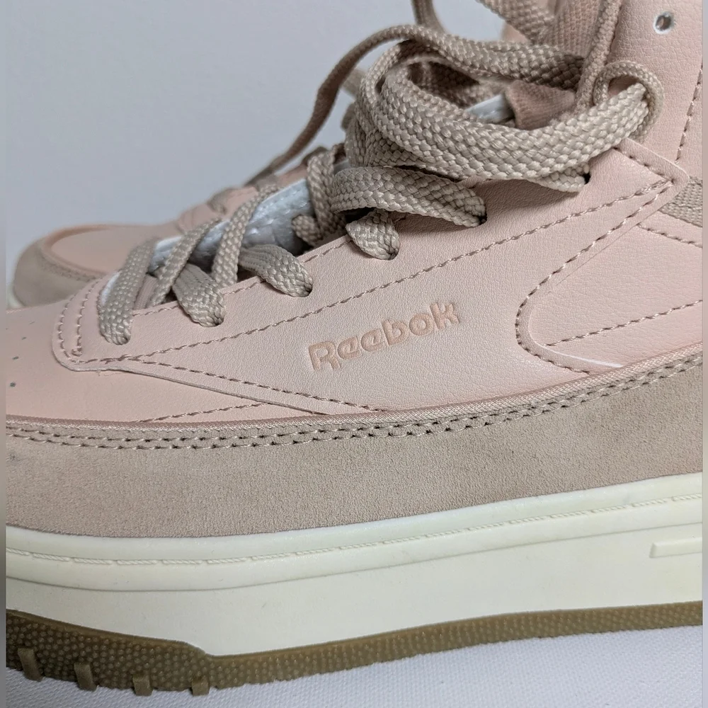 Reebok New Women Club Geo Soft Pink Ecru/White/Gum Platform Sneakers Sz 9 Shoes